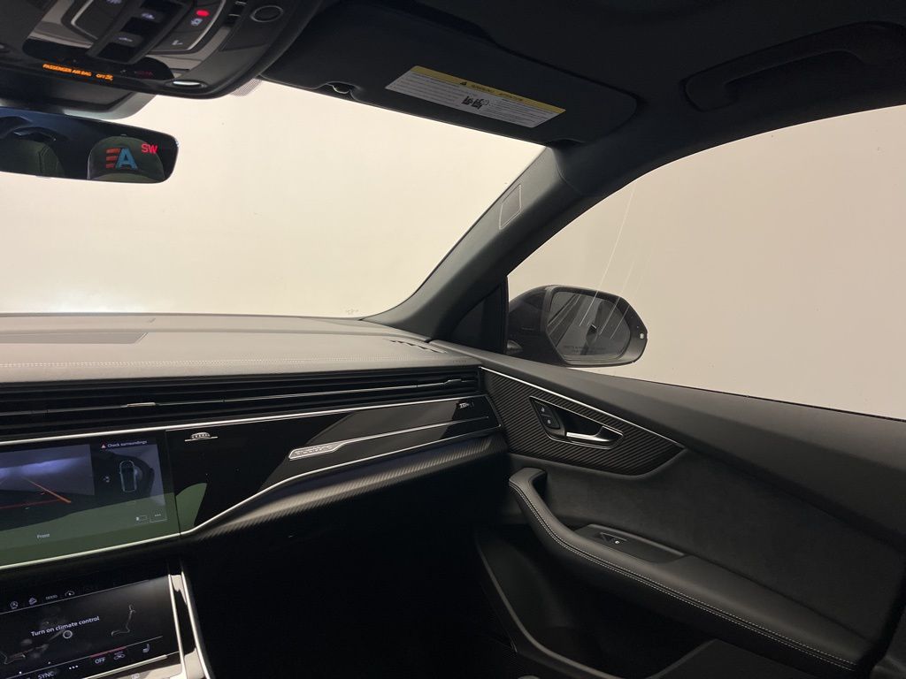 Thumbnail: 2024 Audi SQ8 - 26