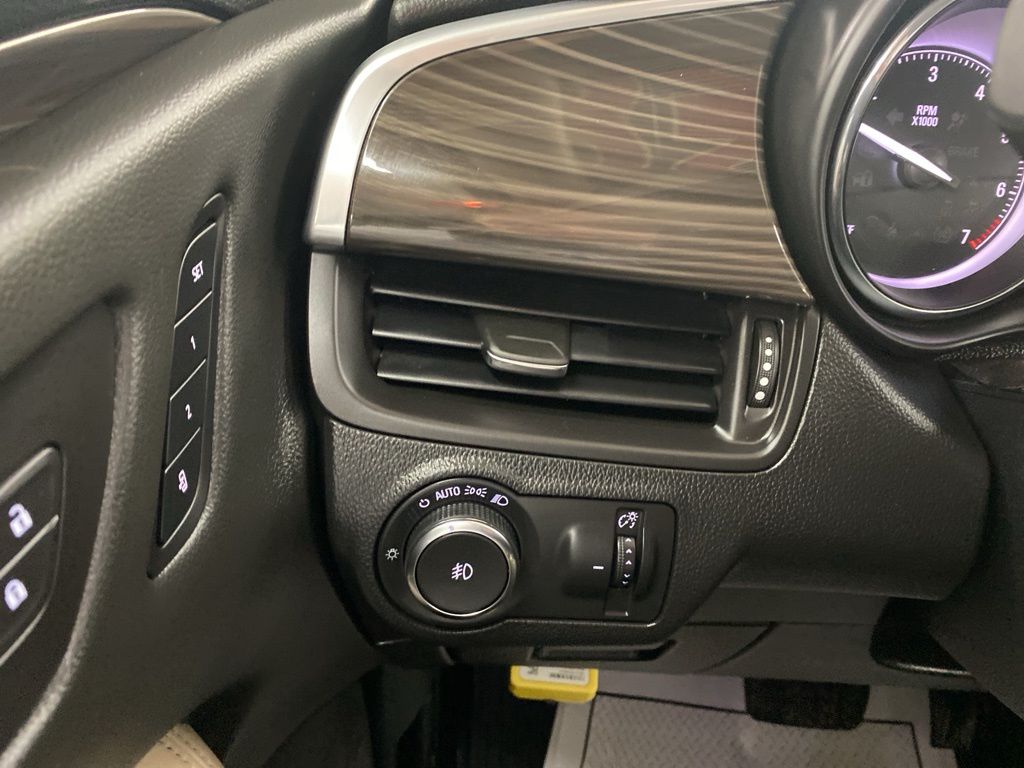 2020 Buick Envision Essence photo