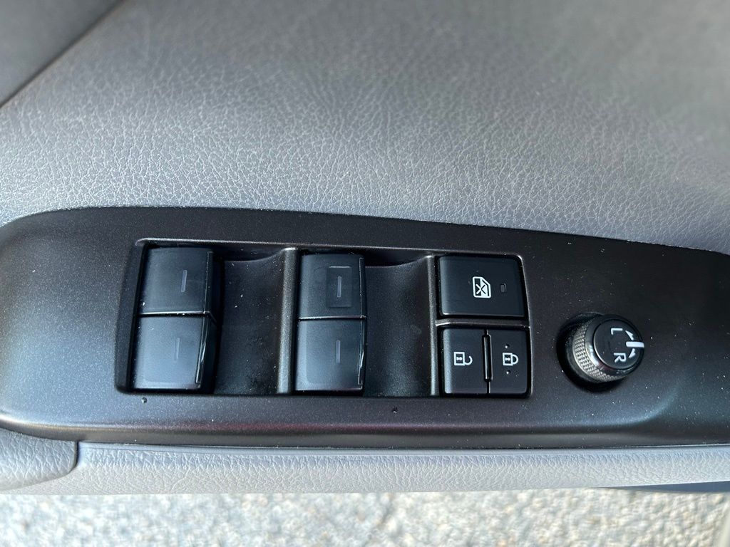 Thumbnail: 2024 Toyota Camry - 17