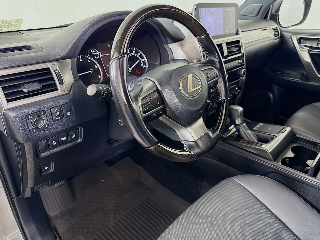 Thumbnail: 2022 Lexus GX - 9