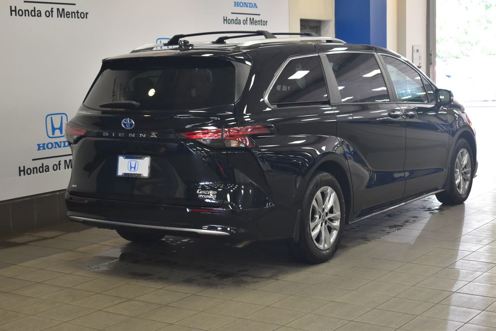 Thumbnail: 2022 Toyota Sienna - 5