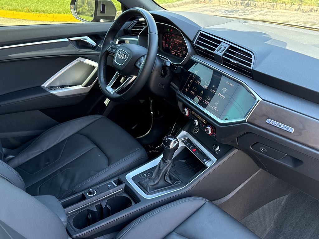 Thumbnail: 2023 Audi Q3 - 11