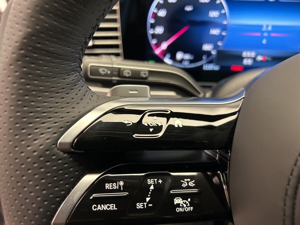 Thumbnail: 2026 Mercedes-Benz GLS - 14