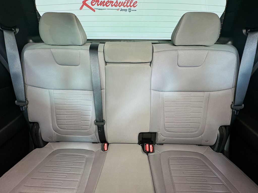 Used 2022 Black Hyundai SEL image 13