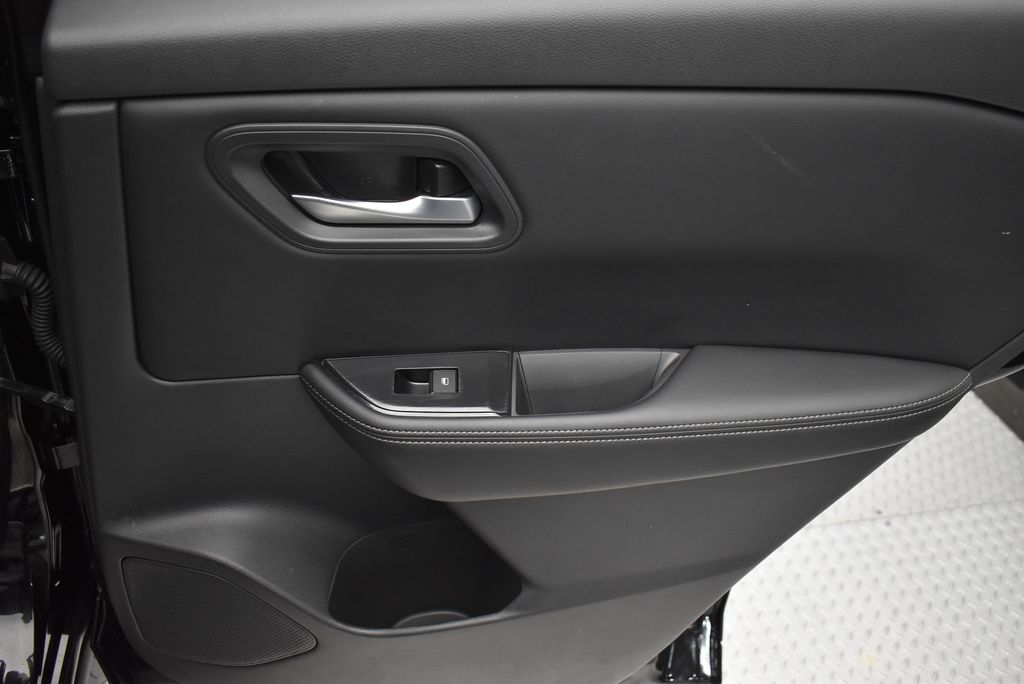 Thumbnail: 2024 Nissan Rogue - 27