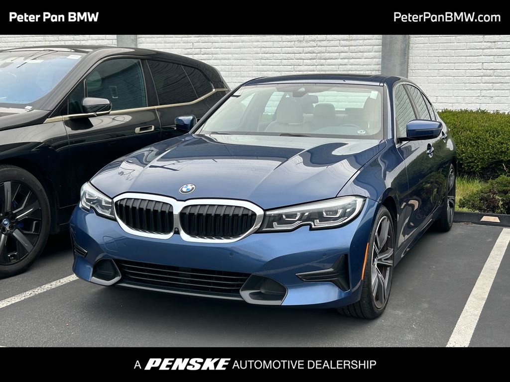 2021 BMW 3 Series 330i Hero Image