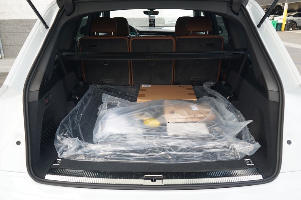 Thumbnail: 2026 Audi Q7 - 11