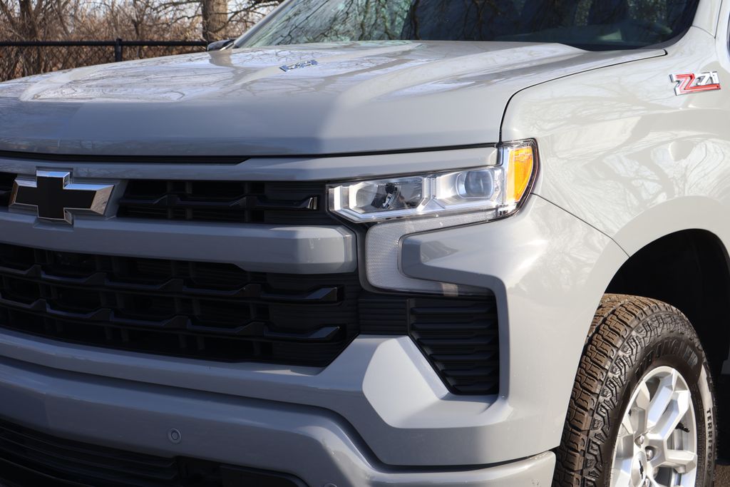 Thumbnail: 2024 Chevrolet Silverado 1500 - 3
