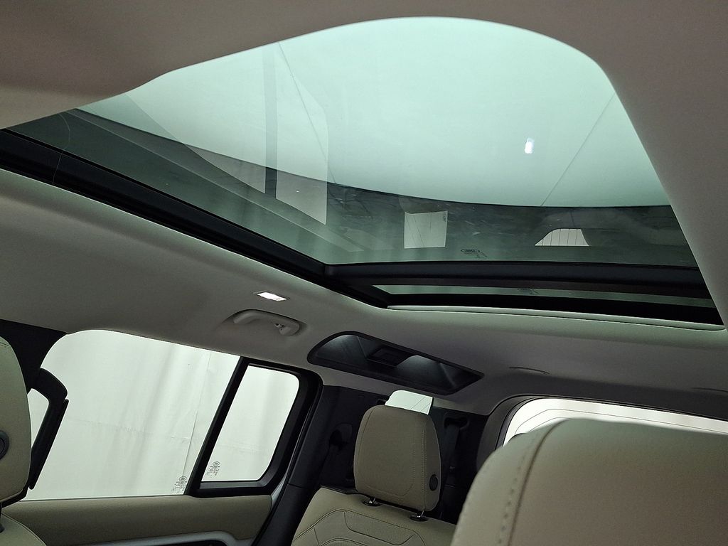 Thumbnail: 2023 Land Rover Defender - 15