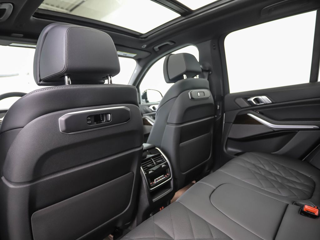 Thumbnail: 2026 BMW X5 - 20