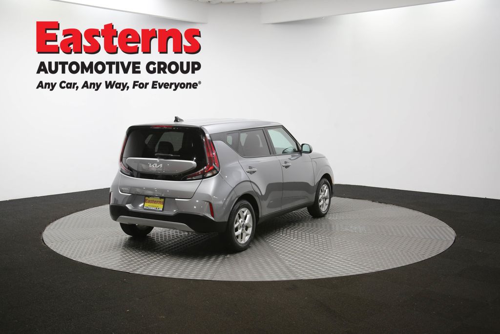 Used 2023  Kia LX image 39