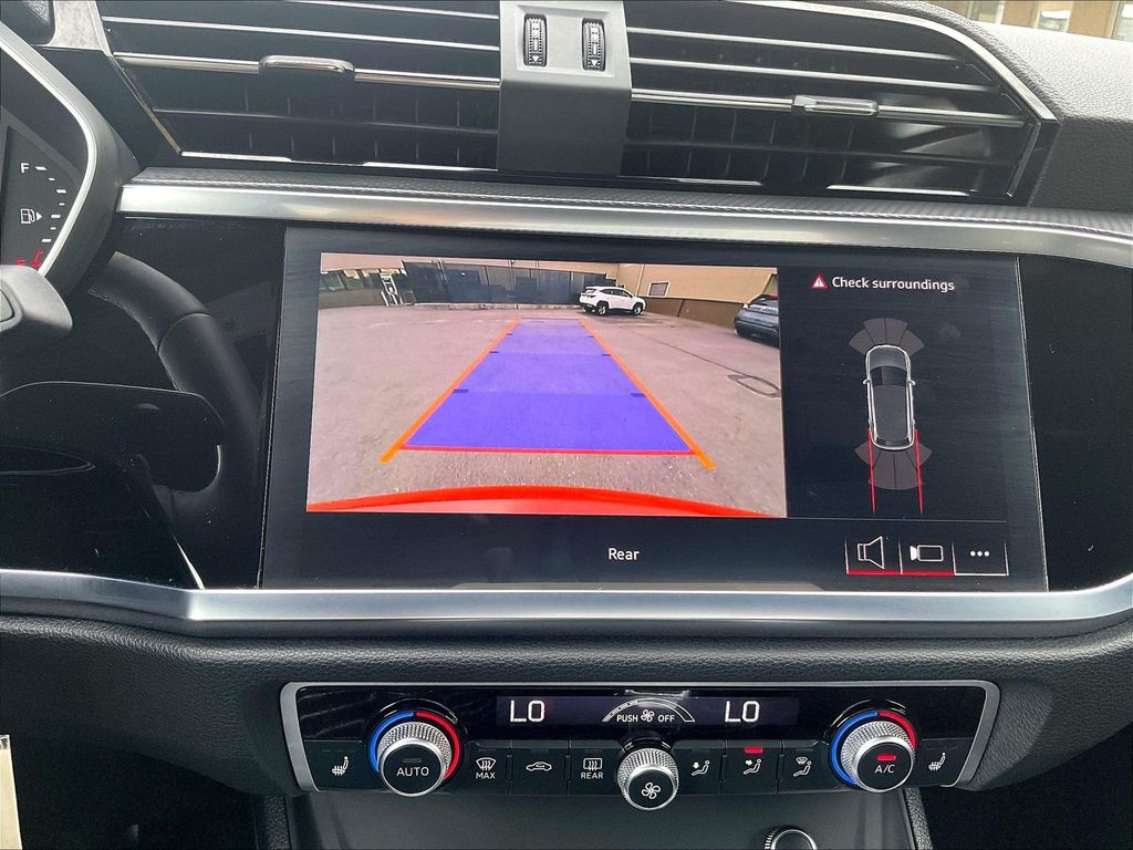 2025 Audi Q3 — photo 19