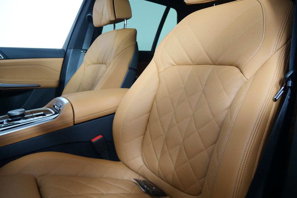 Thumbnail: 2026 BMW X5 - 11