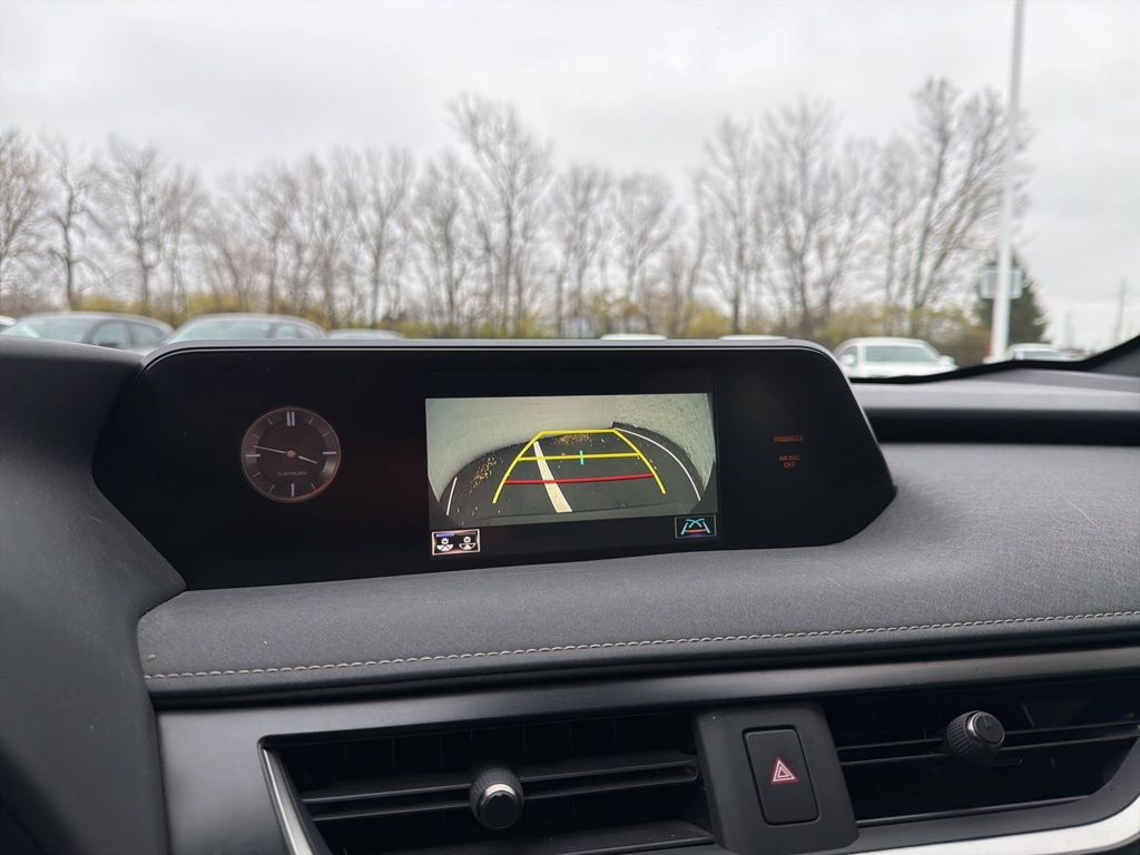 Thumbnail: 2021 Lexus UX - 31