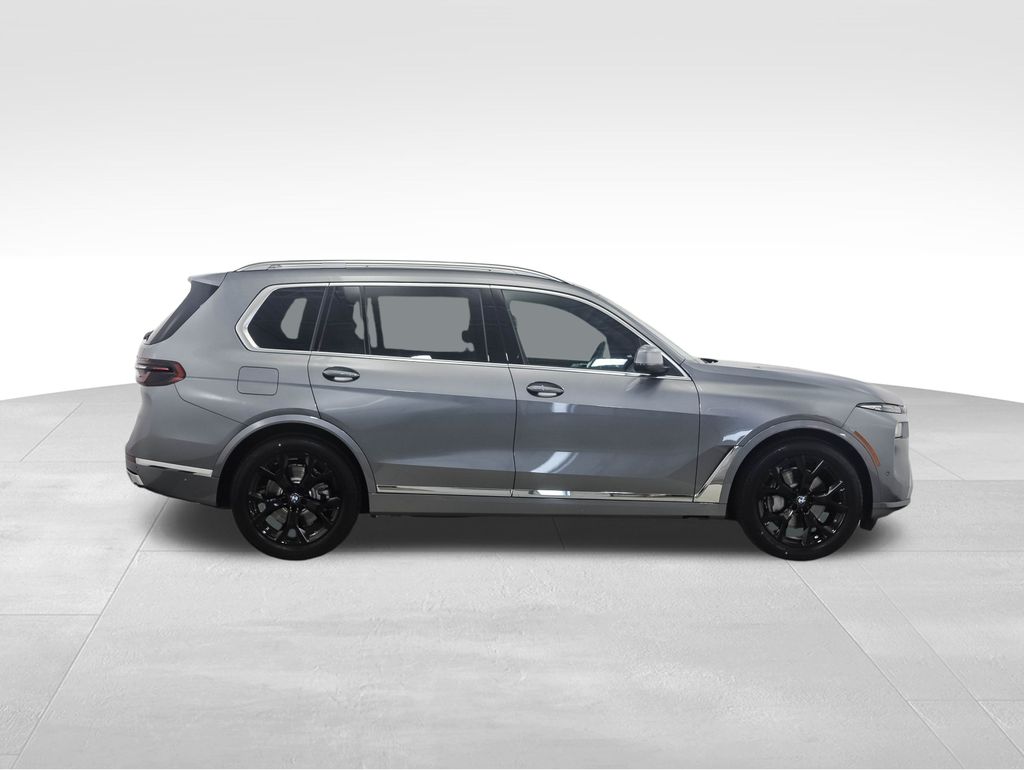 Thumbnail: 2026 BMW X7 - 6