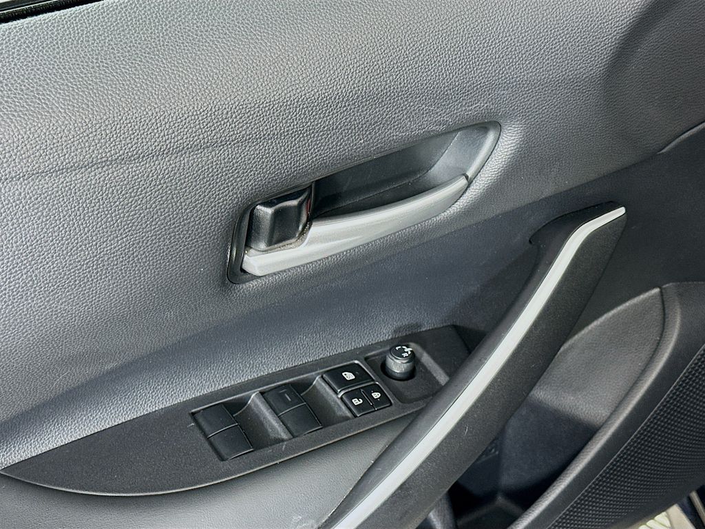 Thumbnail: 2025 Toyota Corolla - 17