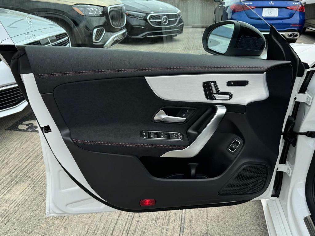 2025 Mercedes-Benz CLA 250 8