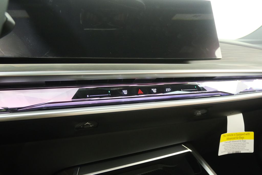 Thumbnail: 2025 BMW 7 Series - 24