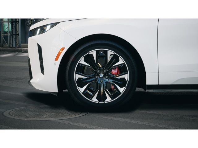 Thumbnail: 2026 BMW iX - 7