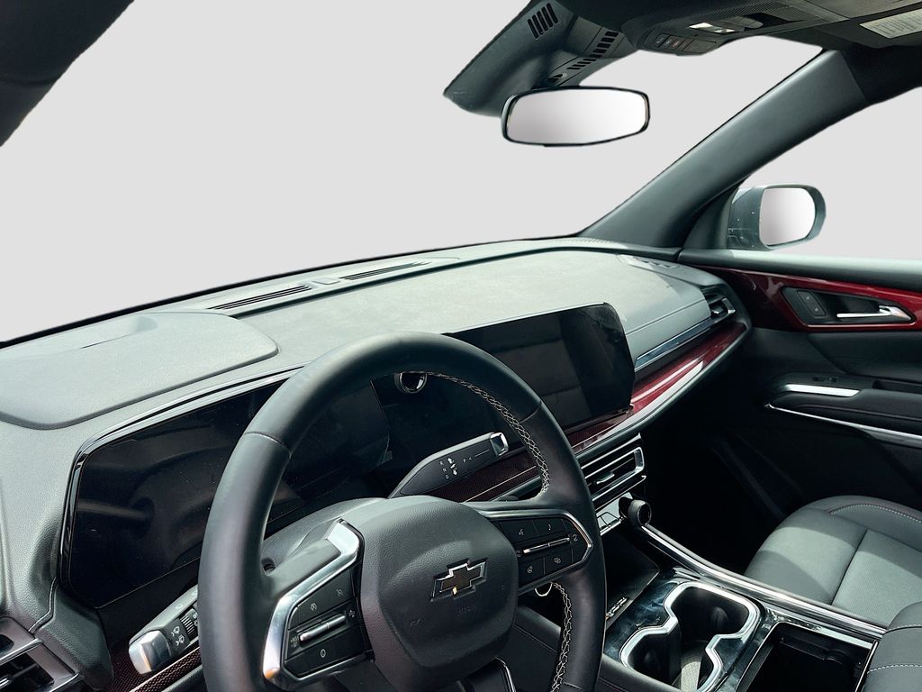Used 2025 Gray Chevrolet Z71 image 9
