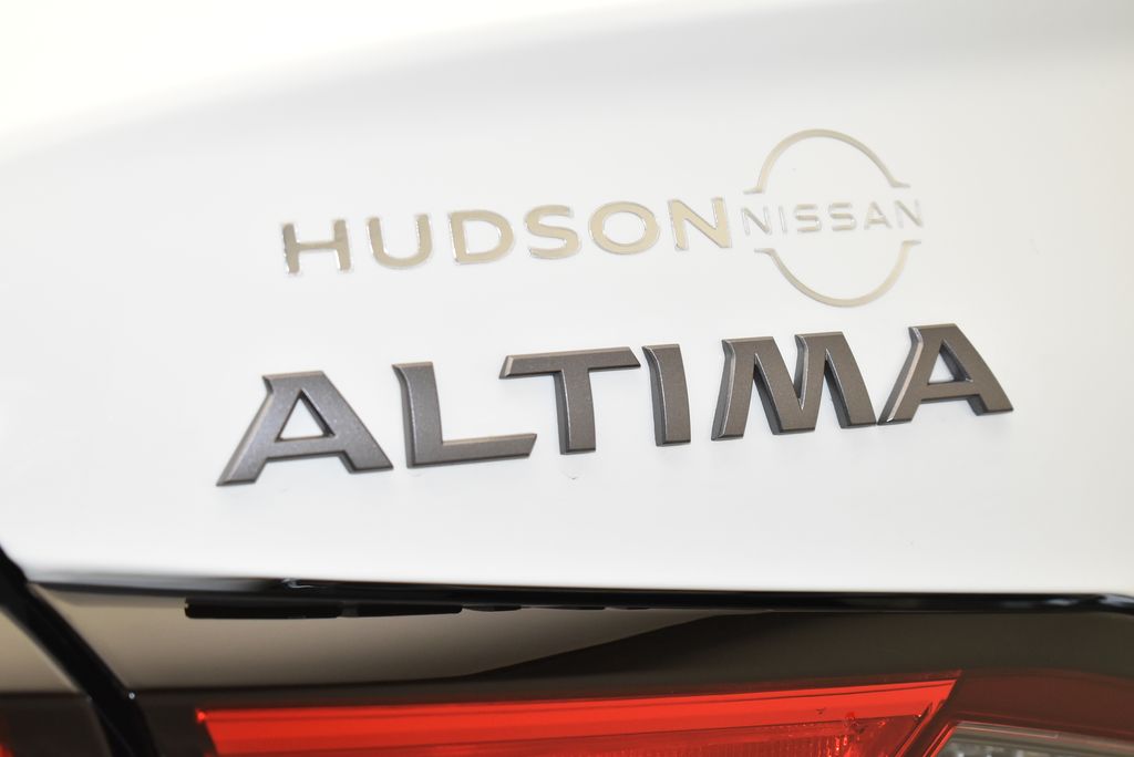 2025 Nissan Altima S 9