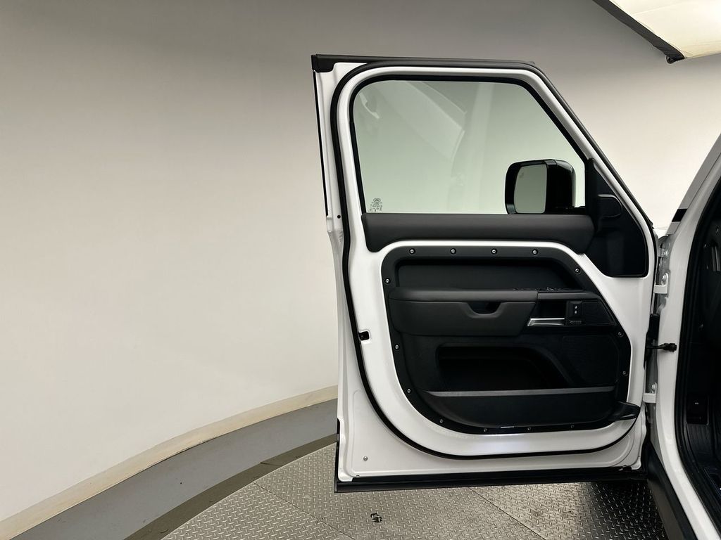 Thumbnail: 2026 Land Rover Defender - 9