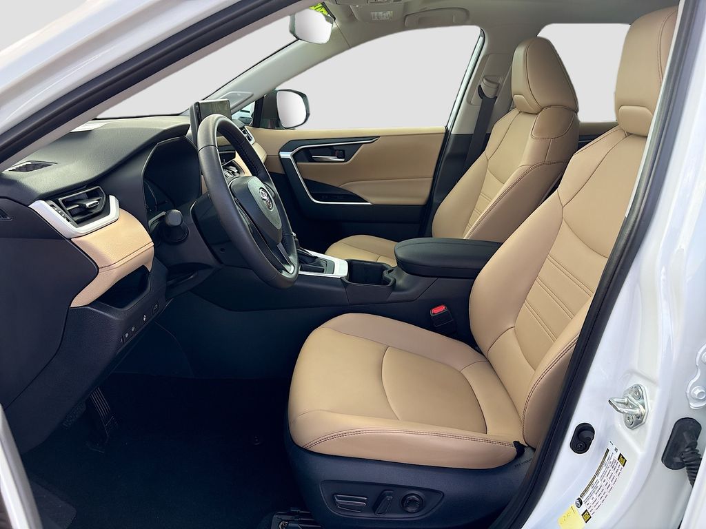 Certified Used 2025 Beige Toyota XLE Premium image 19