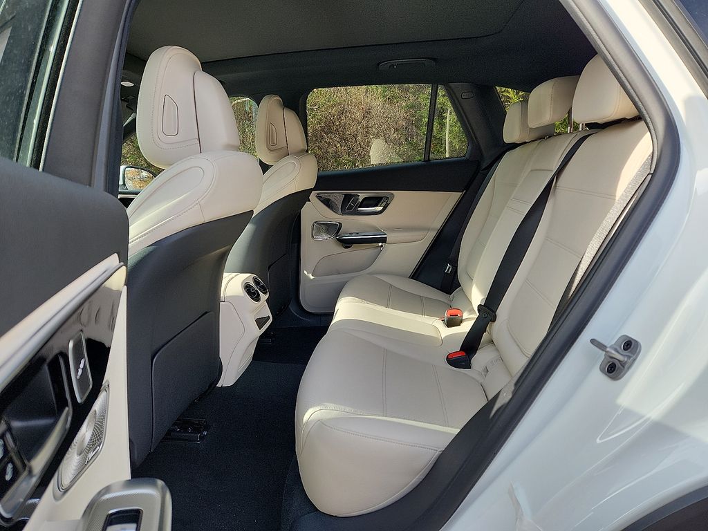 Thumbnail: 2026 Mercedes-Benz GLC - 6