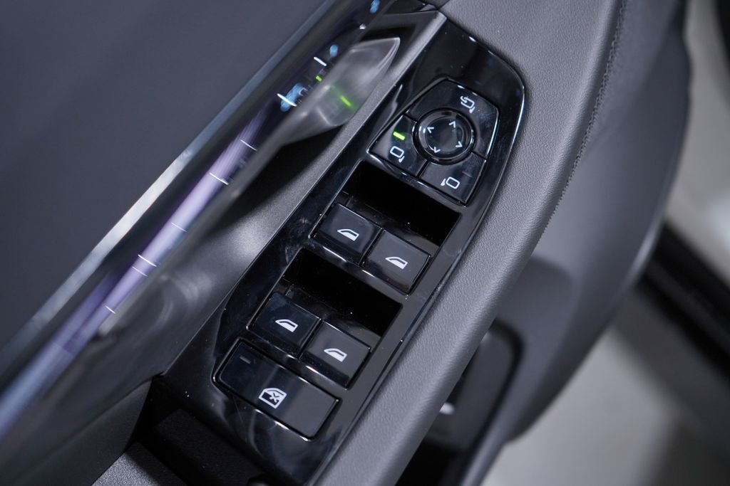 Thumbnail: 2026 BMW i5 - 13