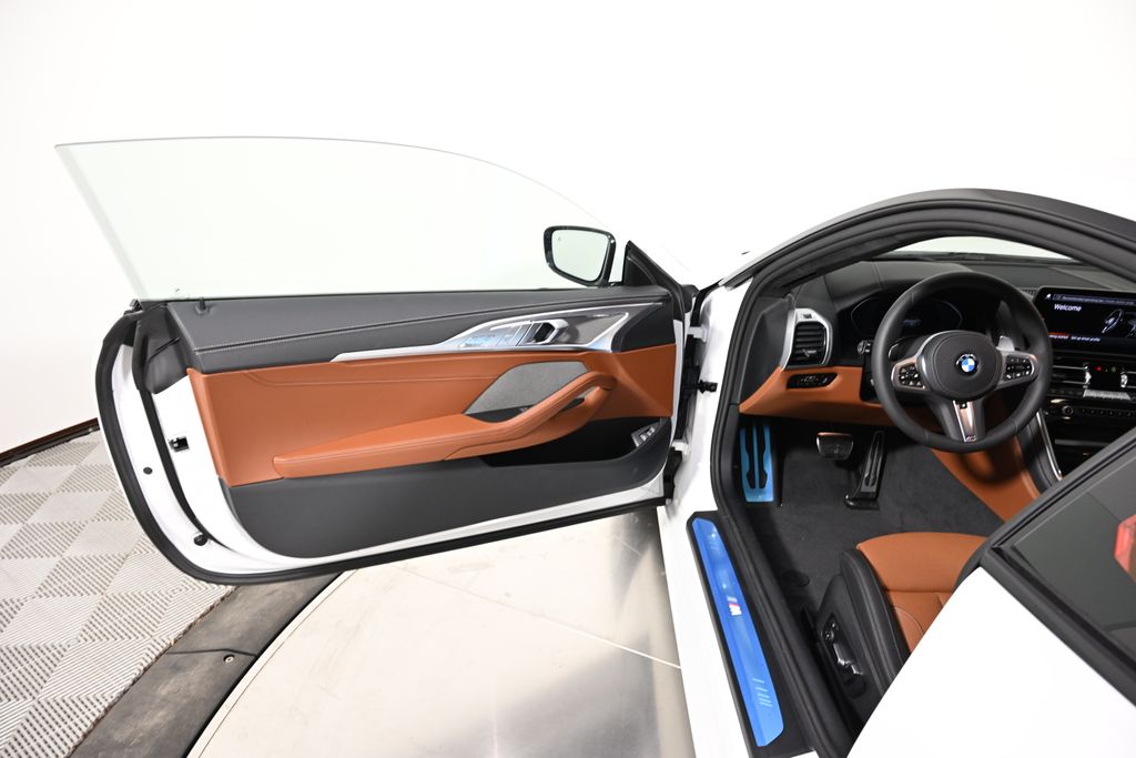 2025 BMW 8 Series 840i 20