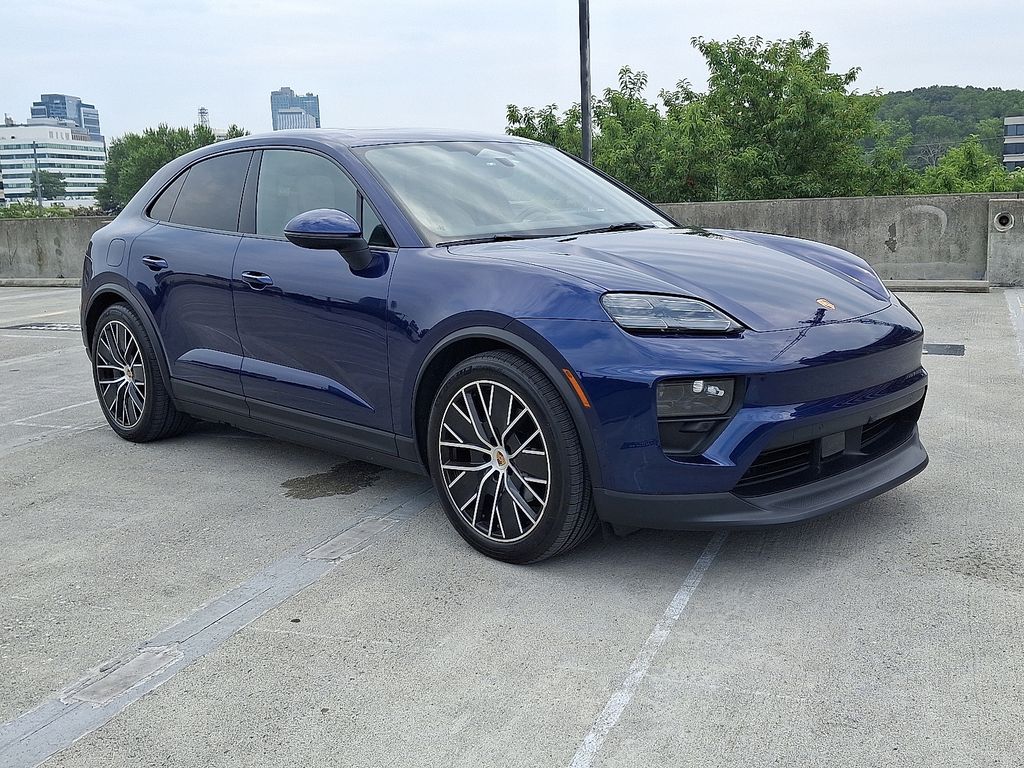 Thumbnail: 2024 Porsche Macan - 7