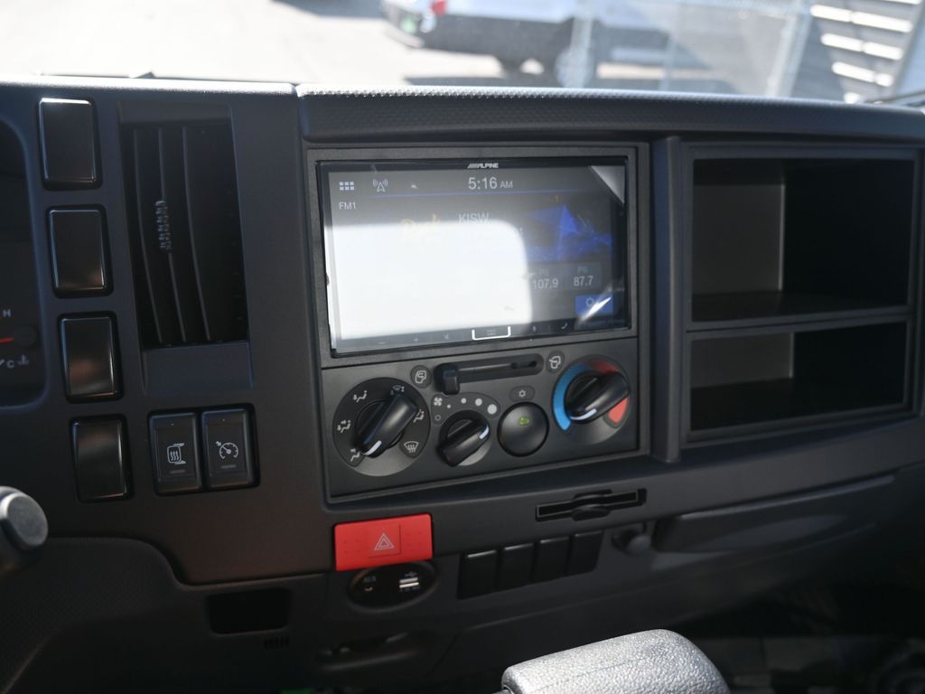 2024 Isuzu NPR HD 