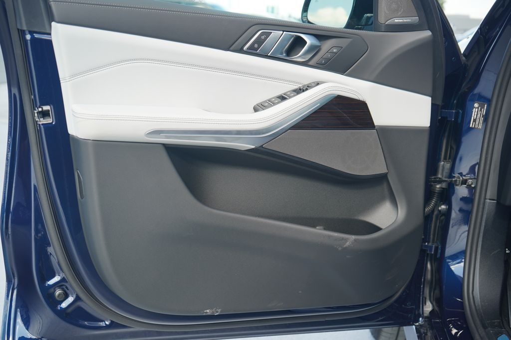 Thumbnail: 2026 BMW X5 - 9