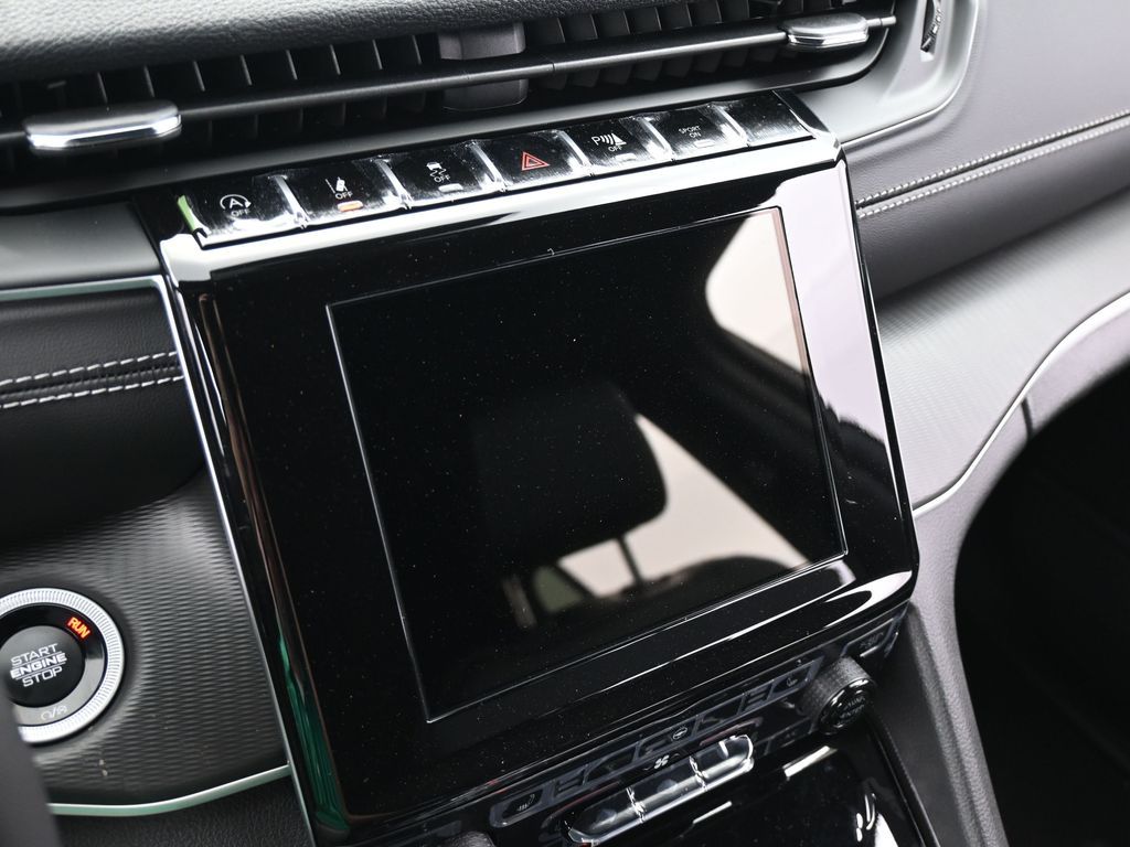 New 2025 Silver Zynith Jeep Altitude X image 21