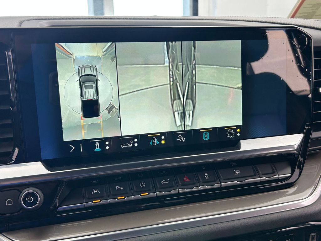 Used 2022 Black Chevrolet High Country image 25