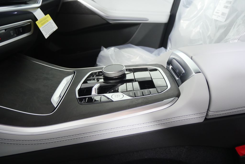 Thumbnail: 2026 BMW X5 - 22