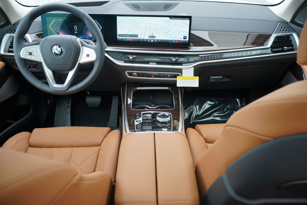 2025 BMW X7 xDrive40i 13