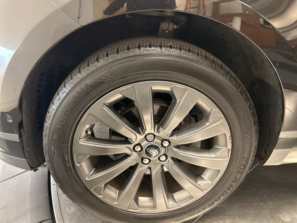 Thumbnail: 2018 Land Rover Range Rover Velar - 10