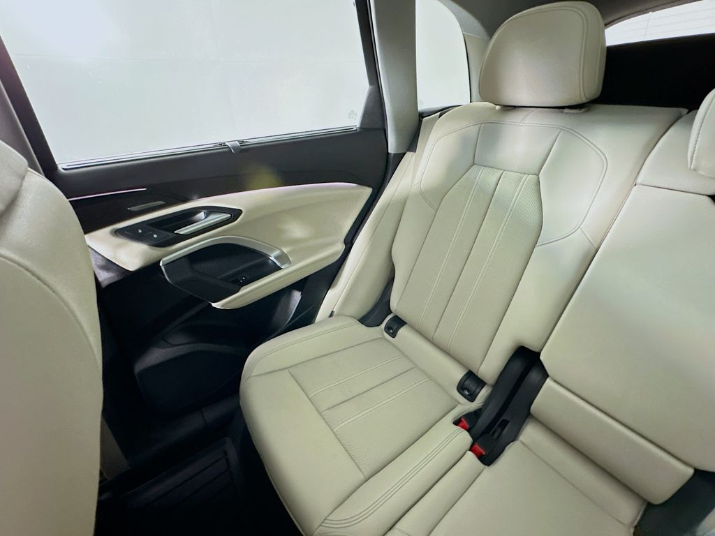 AudiQ512