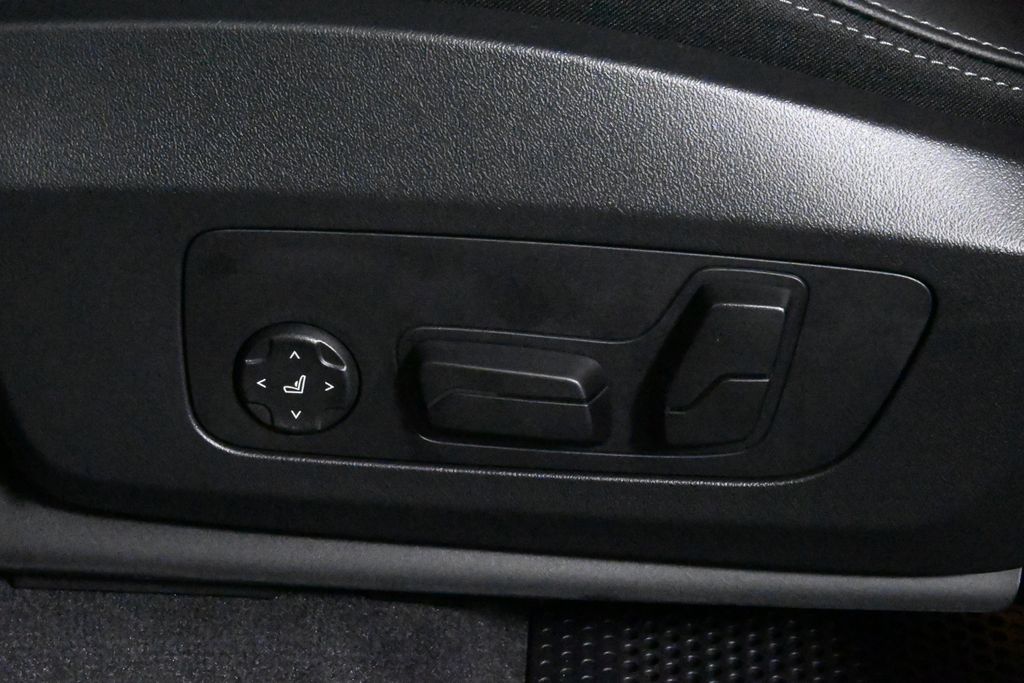 2025 BMW X1 M35i 28
