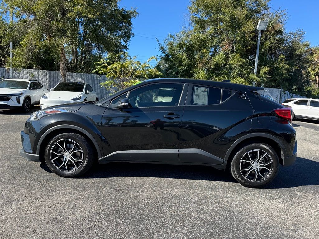 2019 Toyota C-HR LE 5