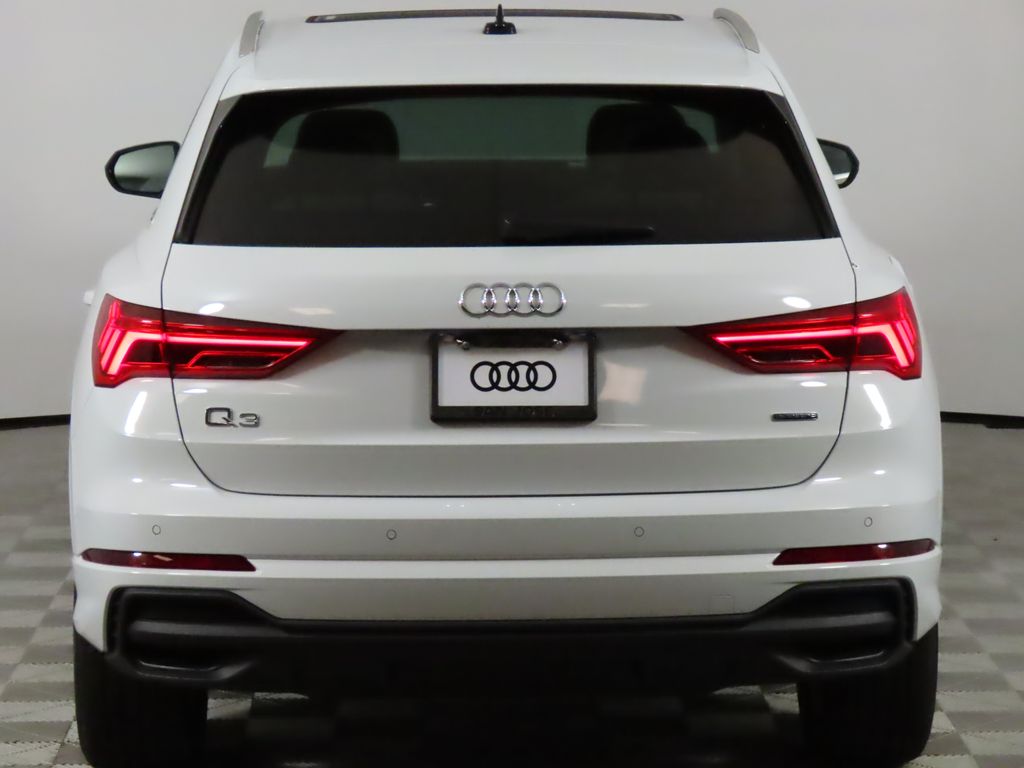 Thumbnail: 2025 Audi Q3 - 4
