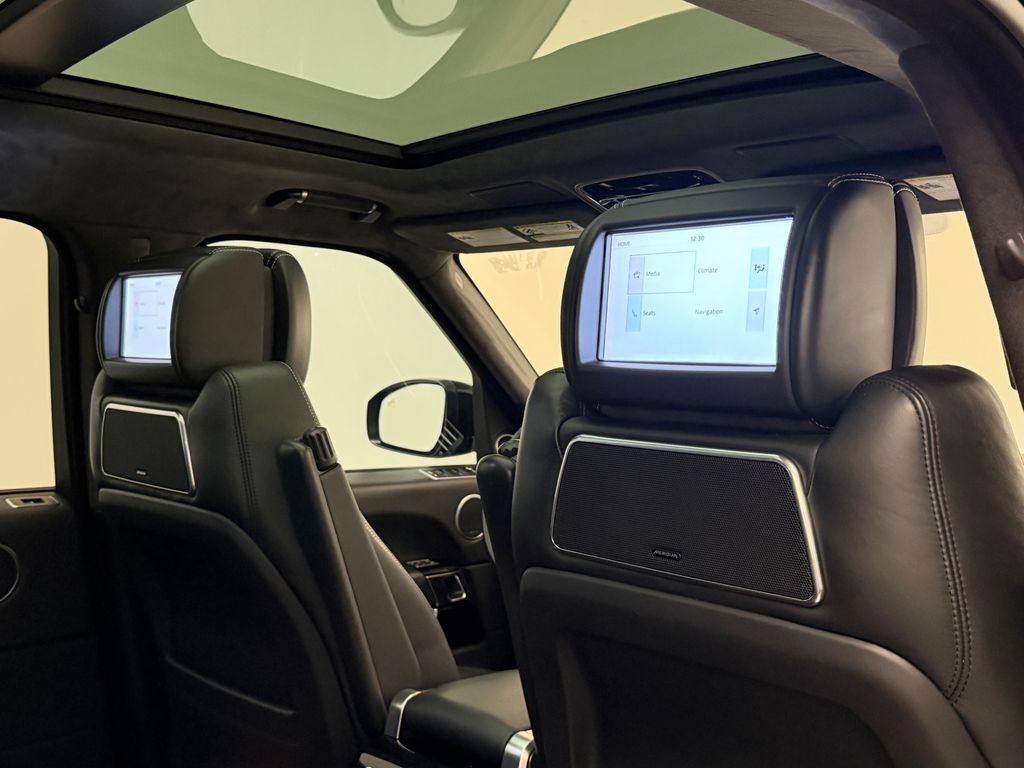 Thumbnail: 2017 Land Rover Range Rover - 14