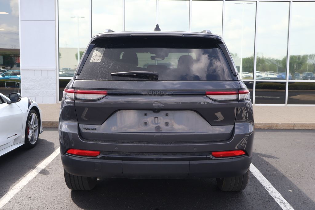 Thumbnail: 2023 Jeep Grand Cherokee - 11