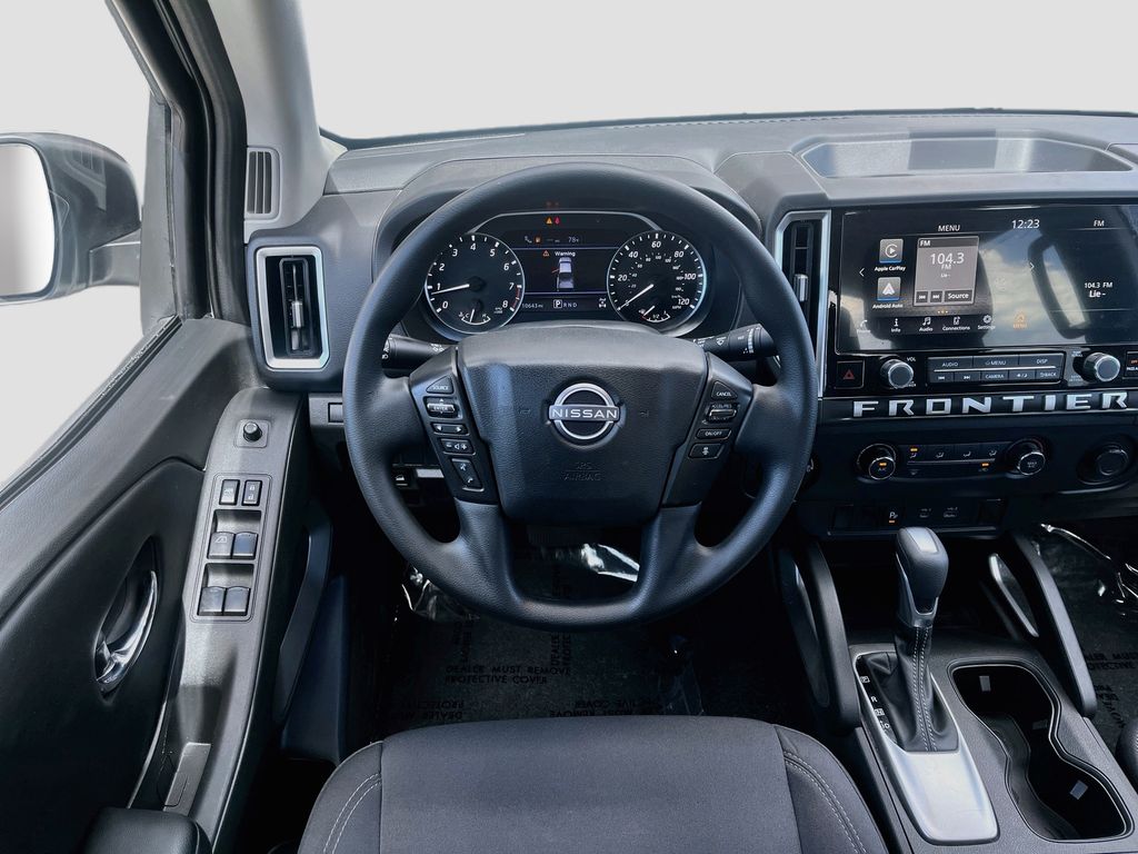 Used 2025 White Nissan SV image 21