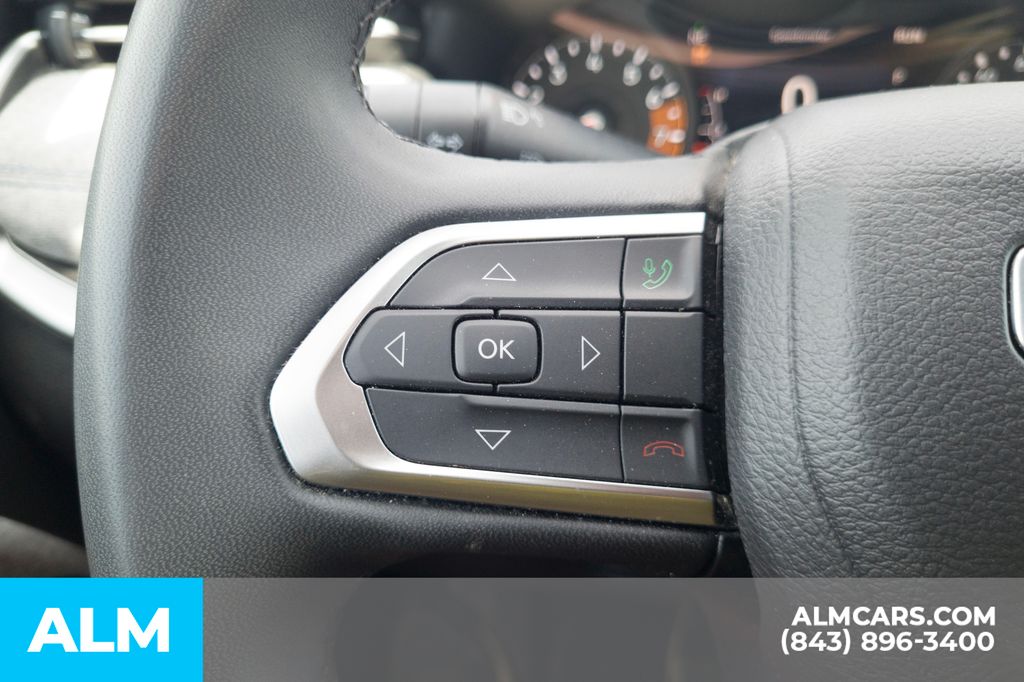 Used 2024 Blue Jeep Latitude image 29