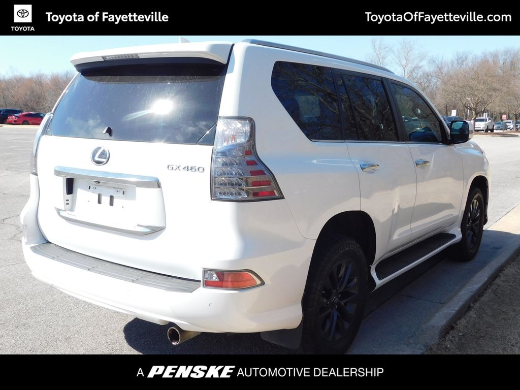 Thumbnail: 2022 Lexus GX - 4