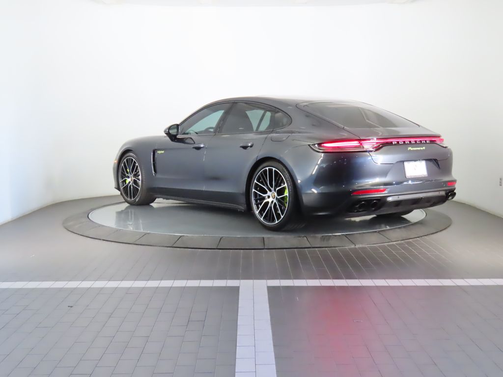 2022 Porsche Panamera 4 3