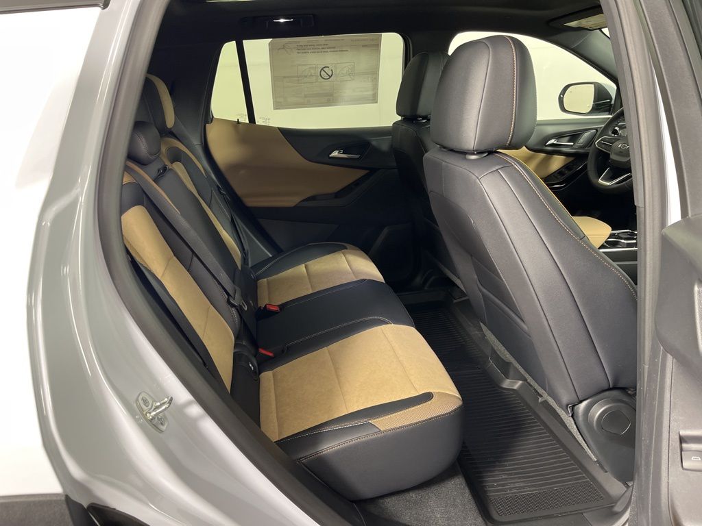 Thumbnail: 2026 Chevrolet Equinox - 12