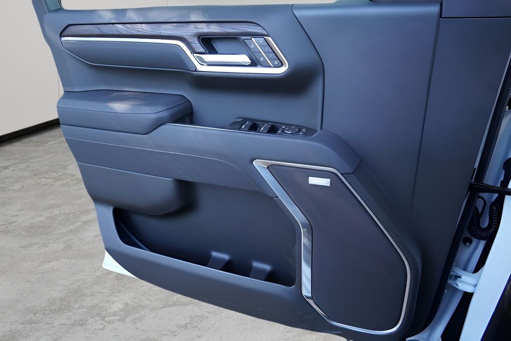 New 2026 White GMC SLT image 25